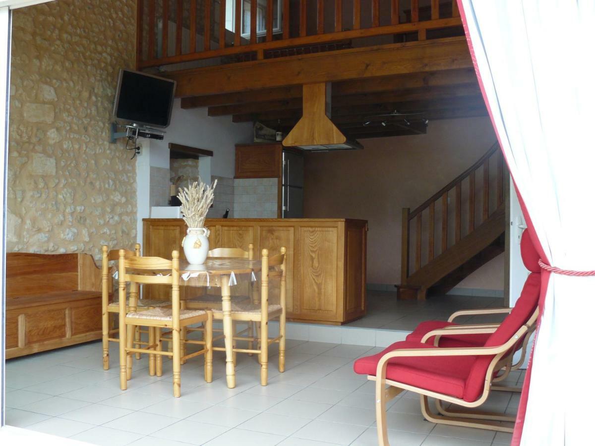 Gite Rural Charentais Les Essards  Екстер'єр фото
